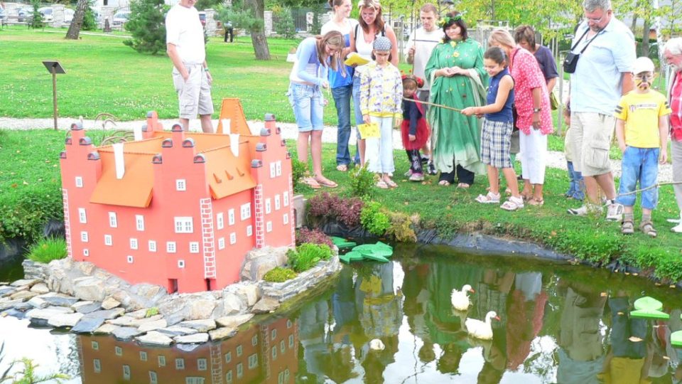 Zámecký park - model zámku Červená Lhota