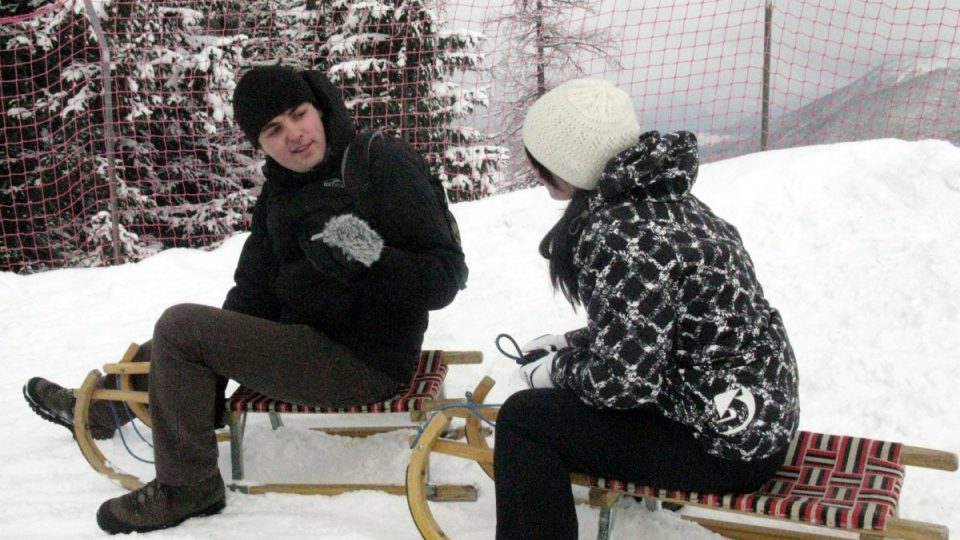 Na rozjezdu jedou saně pomalu, pak však naberou rychlost a jízda stojí opravdu za to