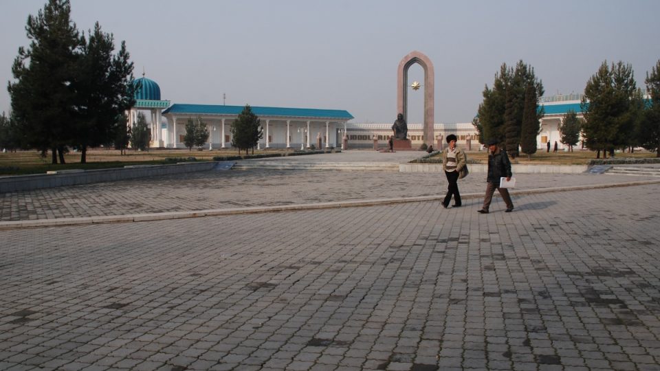 Také Uzbekistán si s sebou do nového tisíciletí vleče problémy bývalé sovětské svazové republiky