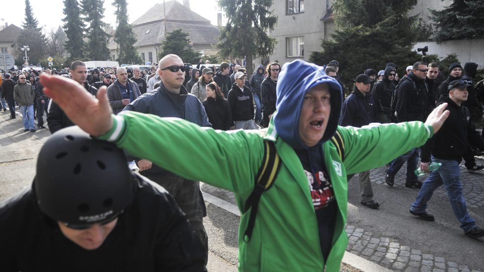 Demonstrace neonacistů v Novém Bydžově