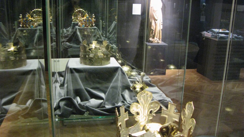 Nejvzácnější poklady výstavy Král, který létal v Ostravském muzeu 