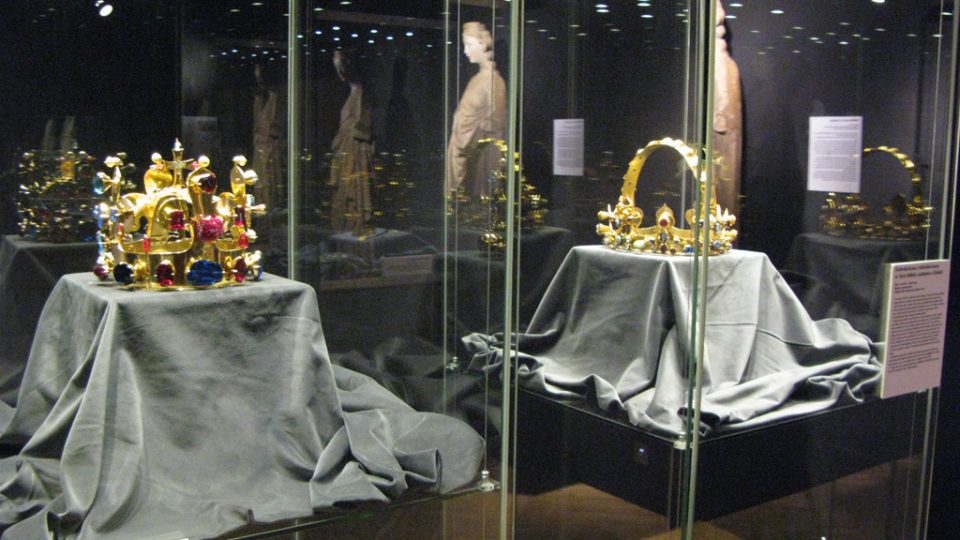 Nejvzácnější poklady výstavy Král, který létal v Ostravském muzeu 