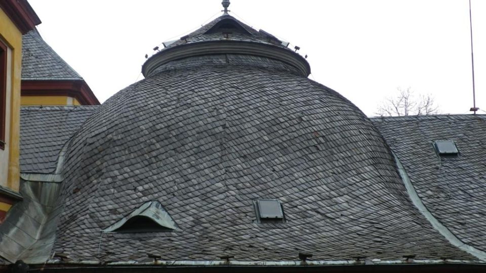 Vraclav - kostel sv. Mikuláše, detail střechy