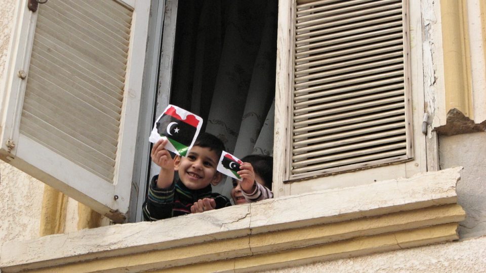 Úsměvy a světlo v očích dětí dávají naději, že příští generace Libyjců už diktaturu nezažijí