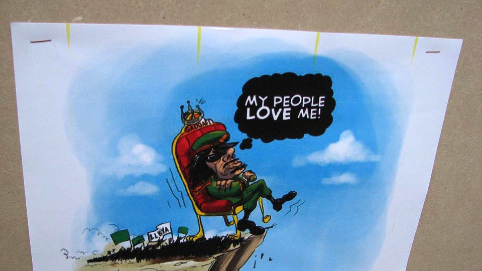 Obyvatelé Libye se rozptylují karikaturami Muammara Kaddáfího