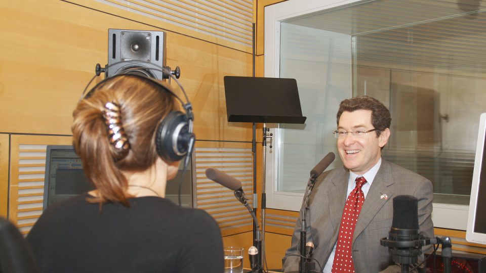 Norman Eisen, americký velvyslanec v Česku, s Lucií Výbornou