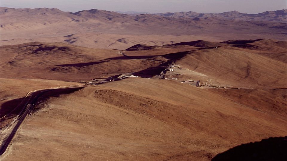 Výhled z observatoře Paranal do okolní pouště Atacama