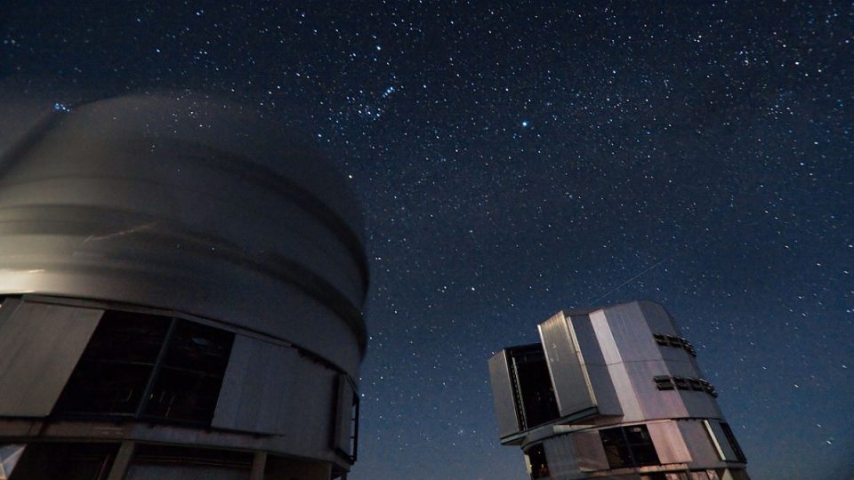 Velmi velký teleskop (VLT) tvoří čtyři hlavní dalekohledy o průměru primárního zrcadla 8,2 metru