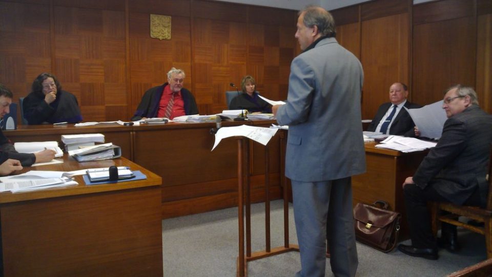 Okresní soud v Berouně odročil kauzu bývalého starosty Králova Dvora (4)
