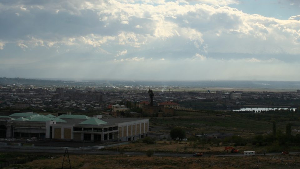 Za mraky se skrývá posvátná hora Ararat