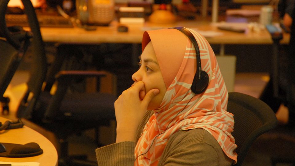 Arabská redaktorka v katarském ústředí televize