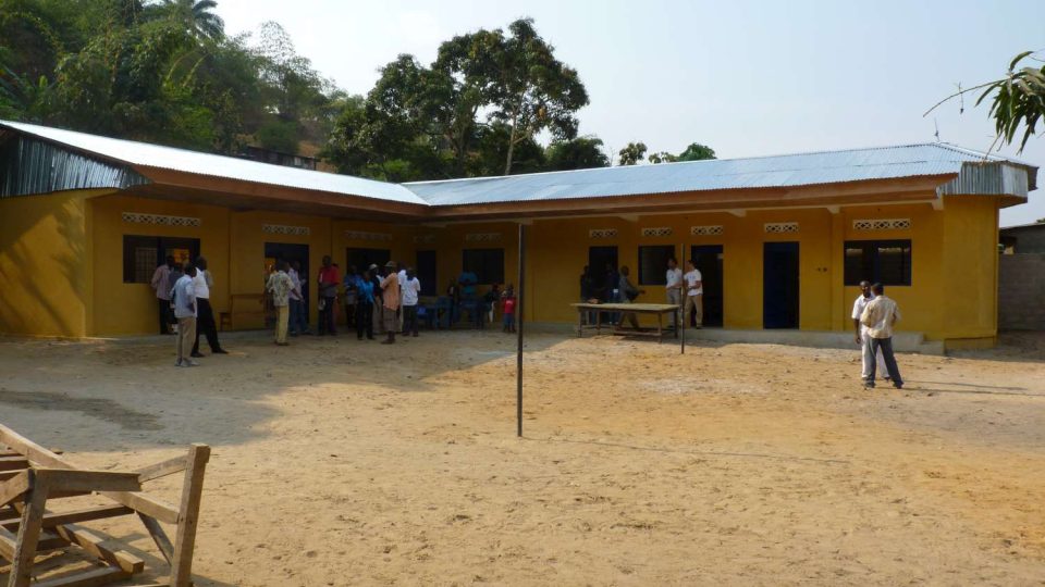Centrum pro děti ulice „Ndako ya biso - Náš domov“ vybudované Arcidiecézní charitou Praha v Kighase, hlavním městě Konga