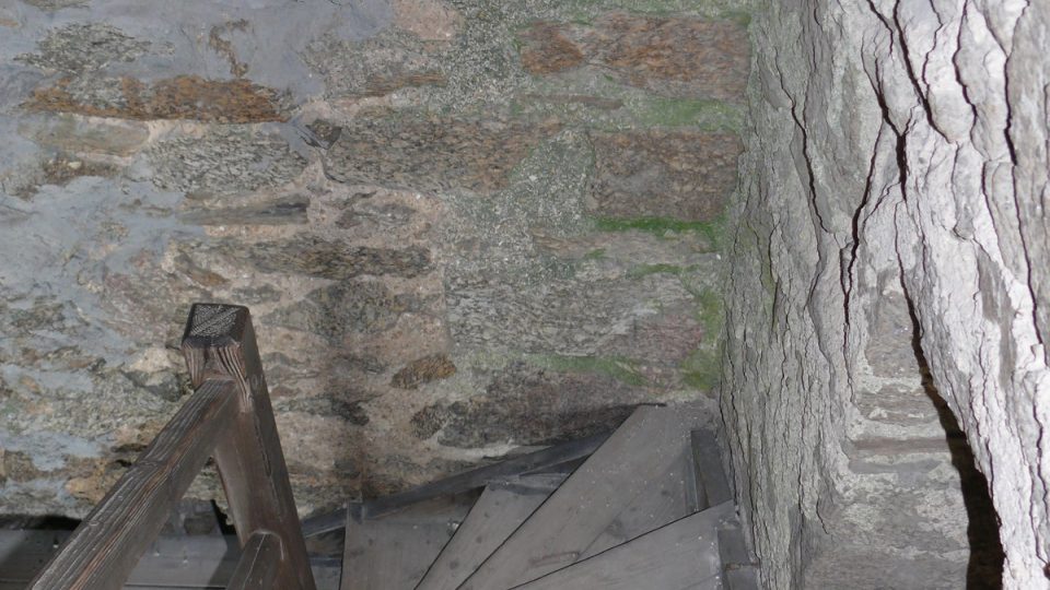 Dřevěné schody na vyhlídkovou věž