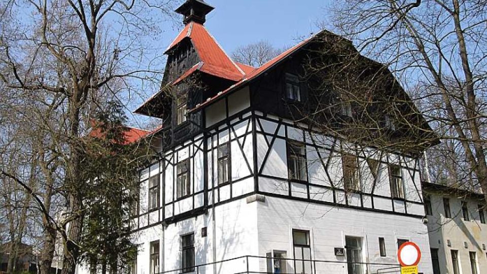 Historický lázeňský dům Šárka je po částečné rekonstrukci