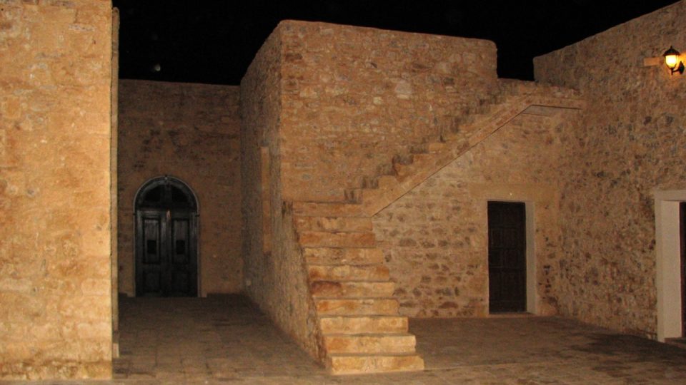 V libyjské pevnosti Al-Burdi působili Italové i Britové. Dnes je známá především díky freskám, které zde namaloval vojín John Brill
