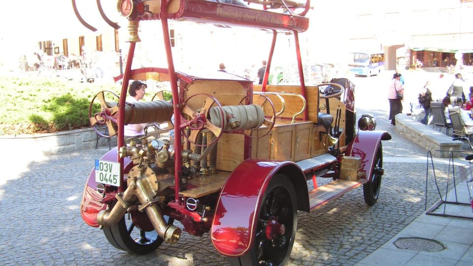 Hasičský automobil Praga R z roku 1915