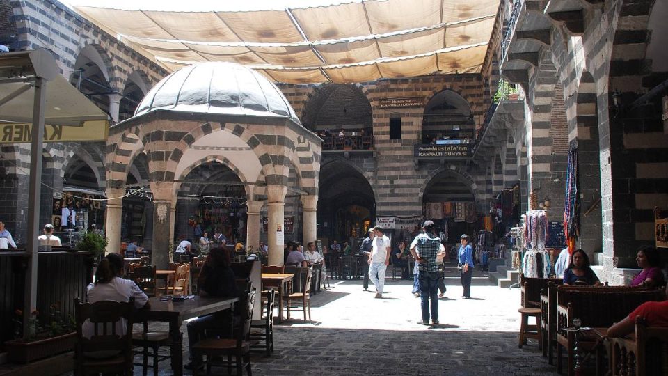 Historické město Diyarbakir v Turecku