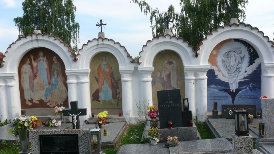 Kapličky na hřbitově v Albrechticích nad Vltavou