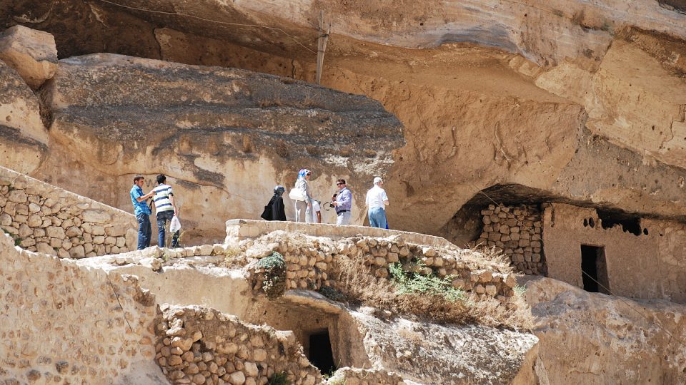 Prohlídka skalního masívu nad Hasankeyfem
