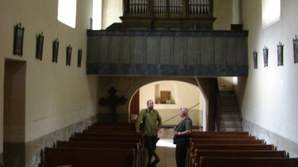 Kostel Svatého Martina - pohled na kůr a varhany