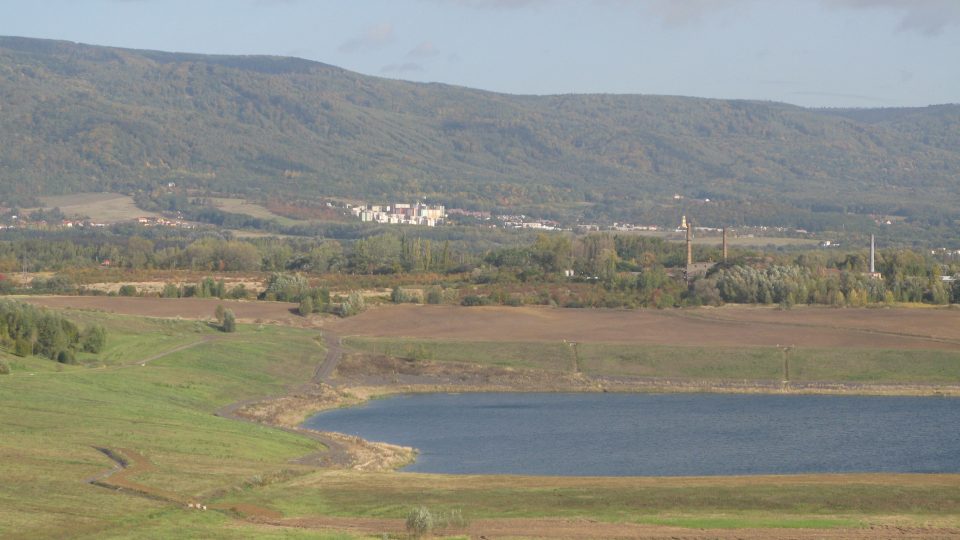 Jezero Milada u Chabařovic - rekultivace - pohled z jihu na severozápad