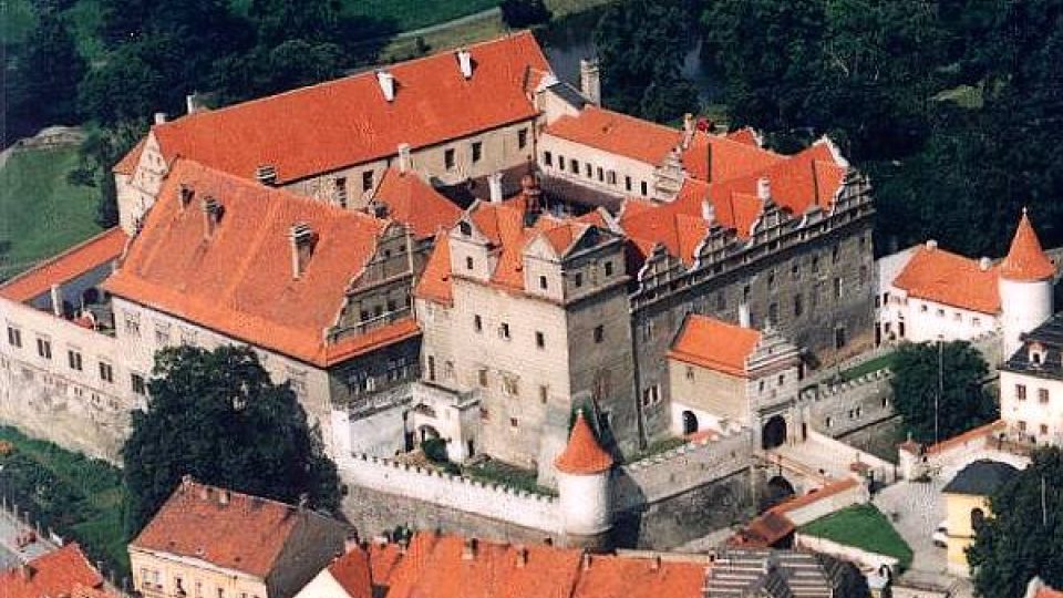 Letecký pohled na zámek Horšovský Týn