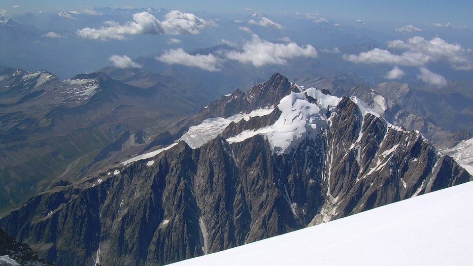 Z vrcholu Mont Blancu se naskytne nezapomenutelný pohled