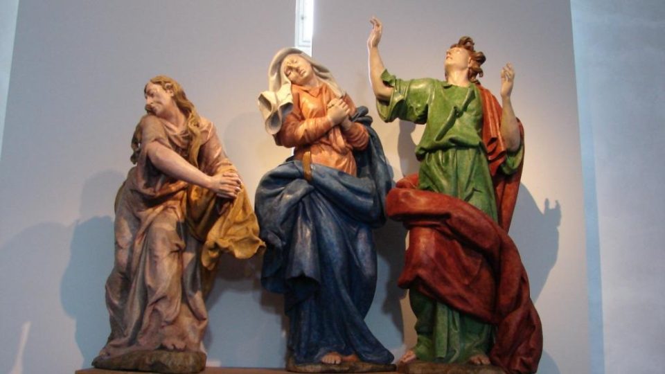 Panna Marie, Marie Magdaléna a Jan Evangelista od F.M. Brokofa, největší skvost Muzea soch
