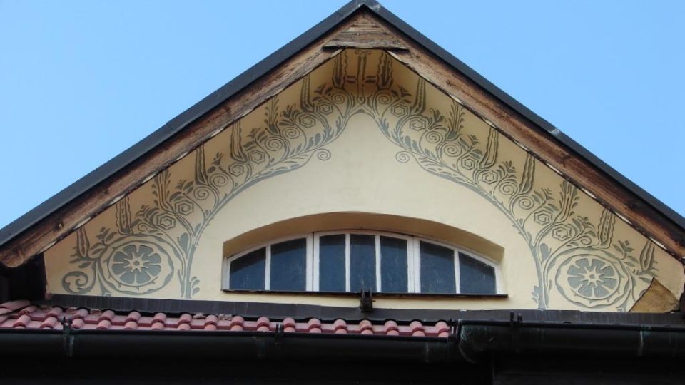 Vila Oldřicha Sýkory v Chrudimi - detail štítu