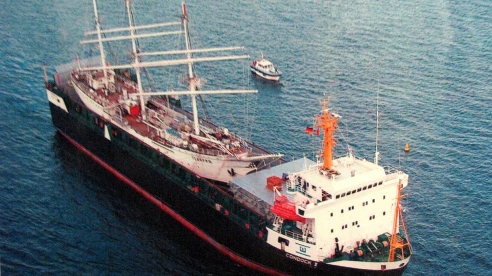 Z Krymu byl v 90. letech Gorch Fock převezen nákladní lodí, protože vlastní plavby nebyl schopen