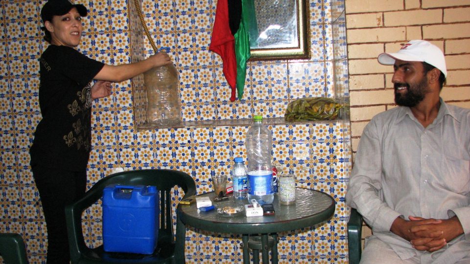 Kavárna v Tripolisu prosperuje