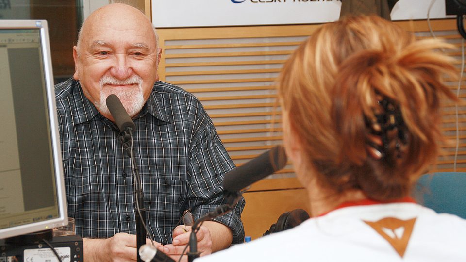 Karel Čáslavský při rozhovoru v Dopoledním Radiožurnálu