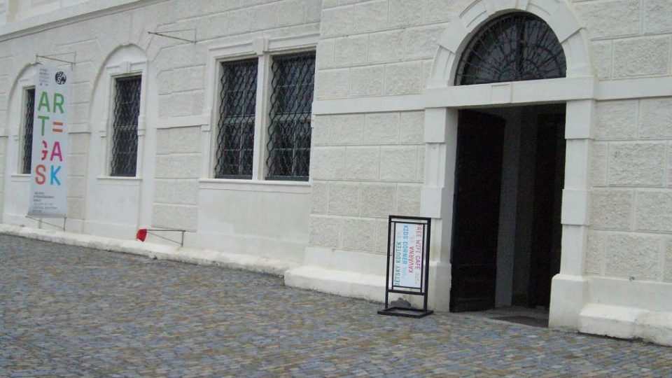 Vchod do Galerie Středočeského kraje