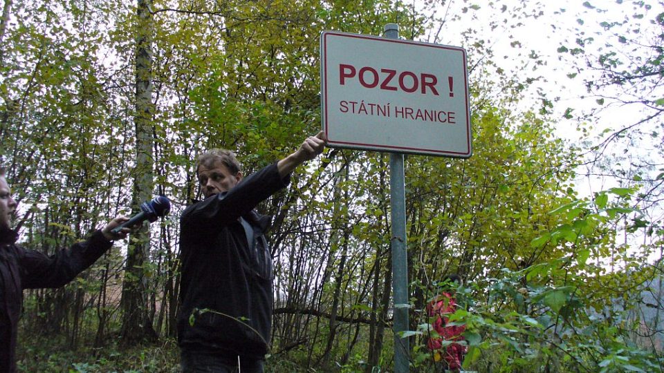 Cizinecká policie kontroluje mezníky na česko polské hranici