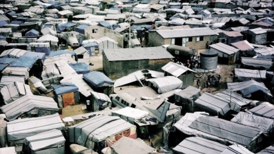 Život v táborech 18 měsíců po zemětřesení, Haiti , 6.7. - 10.7.2011 (série)