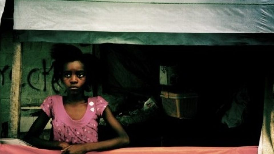 Život v táborech 18 měsíců po zemětřesení, Haiti , 6.7. - 10.7.2011 (série)