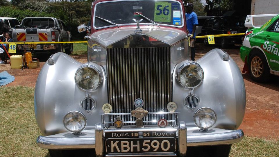Majestátní Rolls-Royce Silver Dawn z roku 1951 budí zaslouženou pozornost 