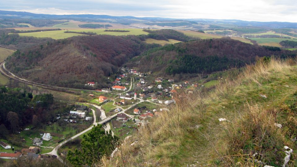 Obec Višňové pod Čachtickým hradem