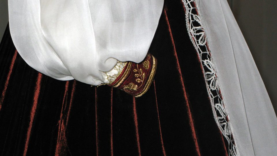 Replika šatů Alžběty Bathoryové