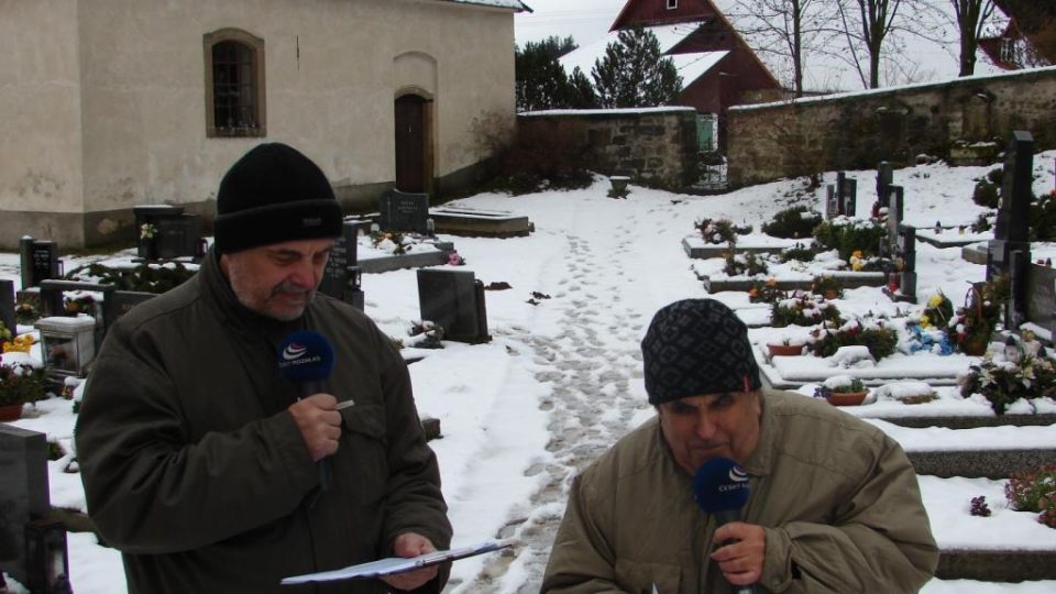 Vladimír Čech a František Musil natáčí v místech, kde stával v Klášterci nad Orlicí klášter