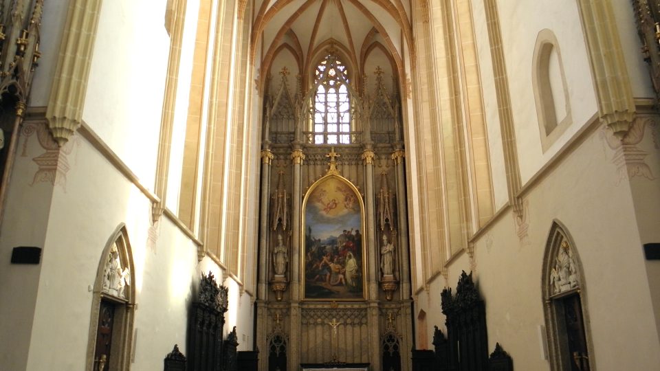 Kostel sv. Mořice v Kroměříži - pohled do presbytáře