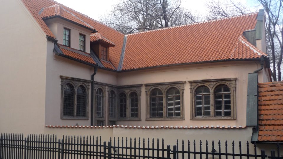 Pinkasovu  synagogu nechal v roce 1535 vystavět Aron Mešullam Horowitz