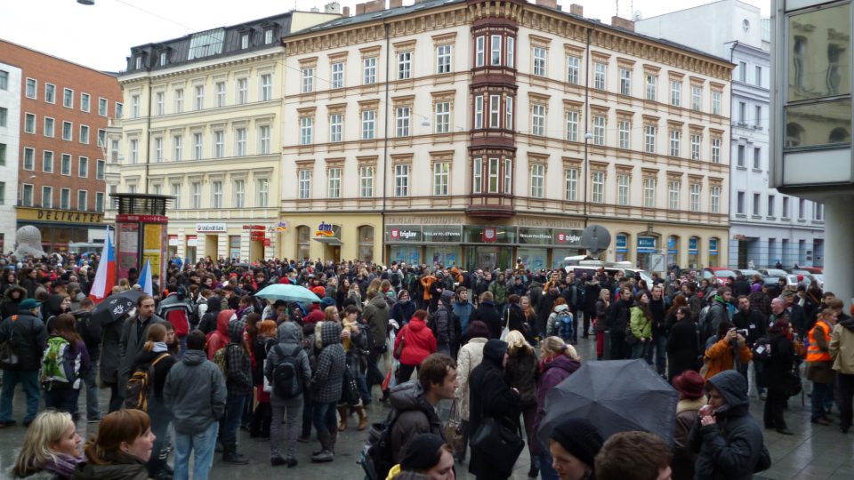 Sraz studentů na Malinovského náměstí