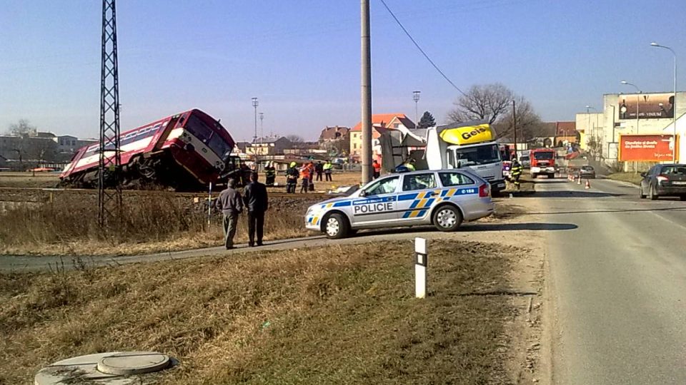 Srážka vlaku a nákladního auta u Velkých Pavlovic