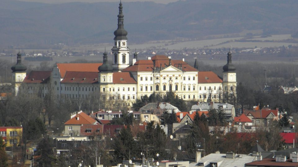 Olomoucká radnice - pohled z věže na Klášterní Hradisko