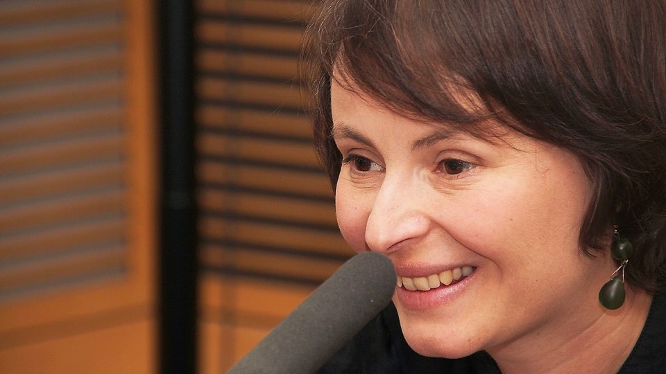 Lenka Vlasáková u mikrofonu Českého rozhlasu