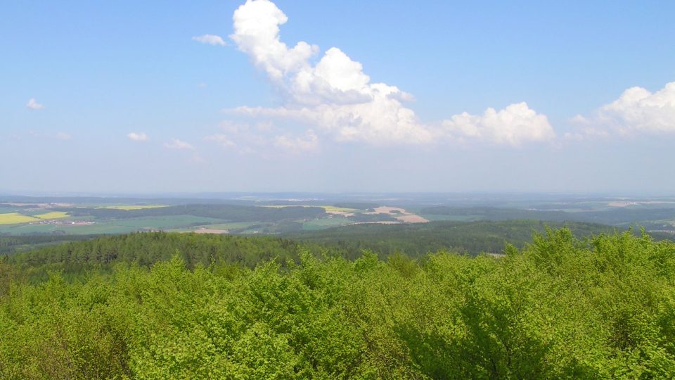 Rozhledna Vysoký Kamýk je po třiceti letech opět otevřená