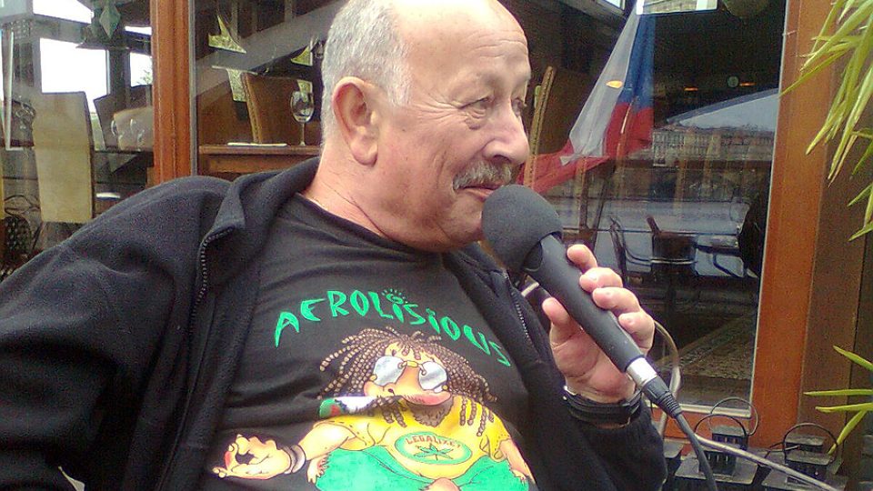 Host Toboganu v pyžamu, herec Jiří Prager