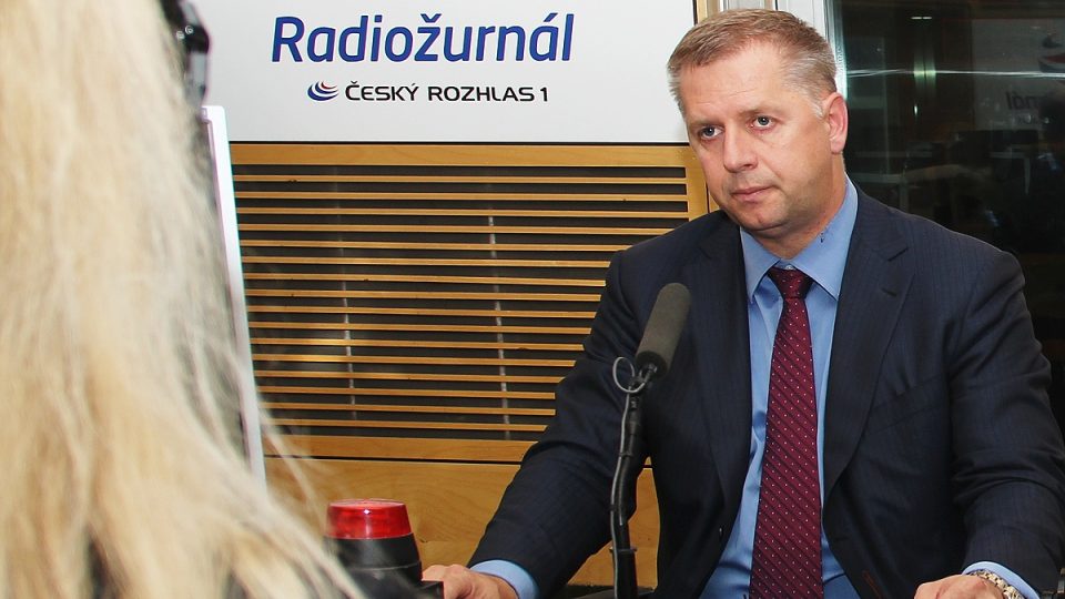 Petr Bendl přijal pozvání Štěpánky Čechové do Dvaceti minut Radiožurnálu