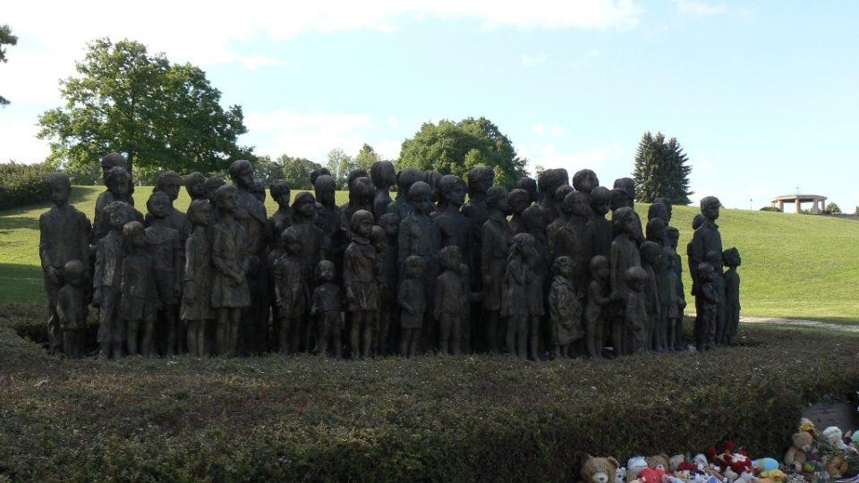 Pomník dětským obětem války v Lidicích na Kladensku